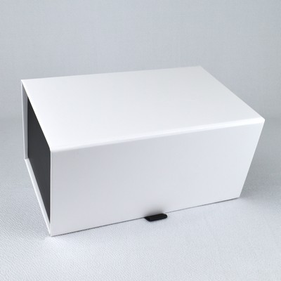 Magnetic Closure Gift Box with Pull-Up Ribbon (8.25" x 5" x 4in)