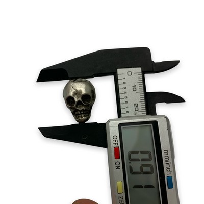 Human Skull Lapel Pin