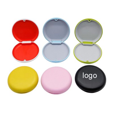 Retainer Case With Magnetic Clasp